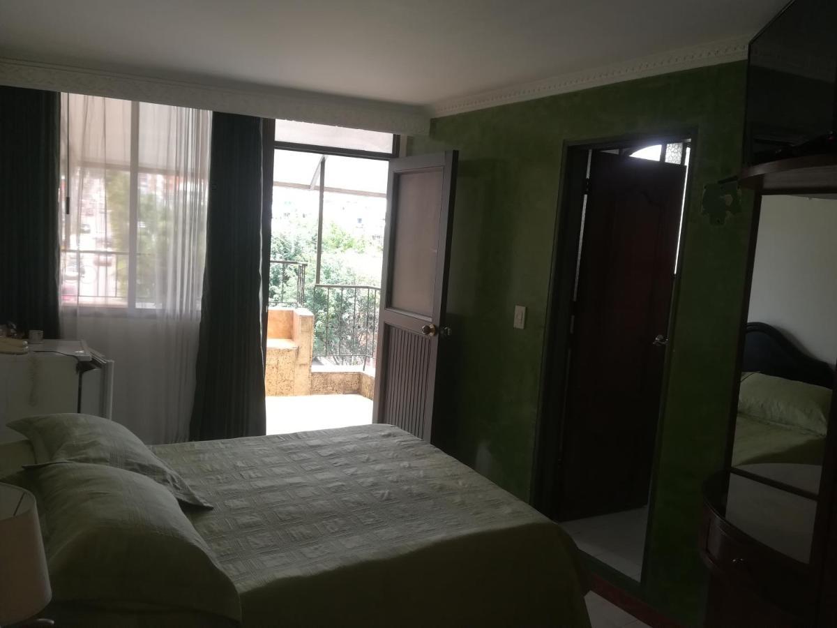 Hotel Costa Del Sol Фусагасуга Екстериор снимка