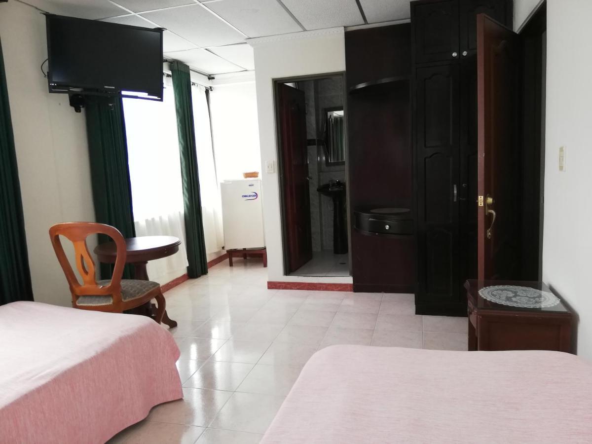 Hotel Costa Del Sol Фусагасуга Екстериор снимка