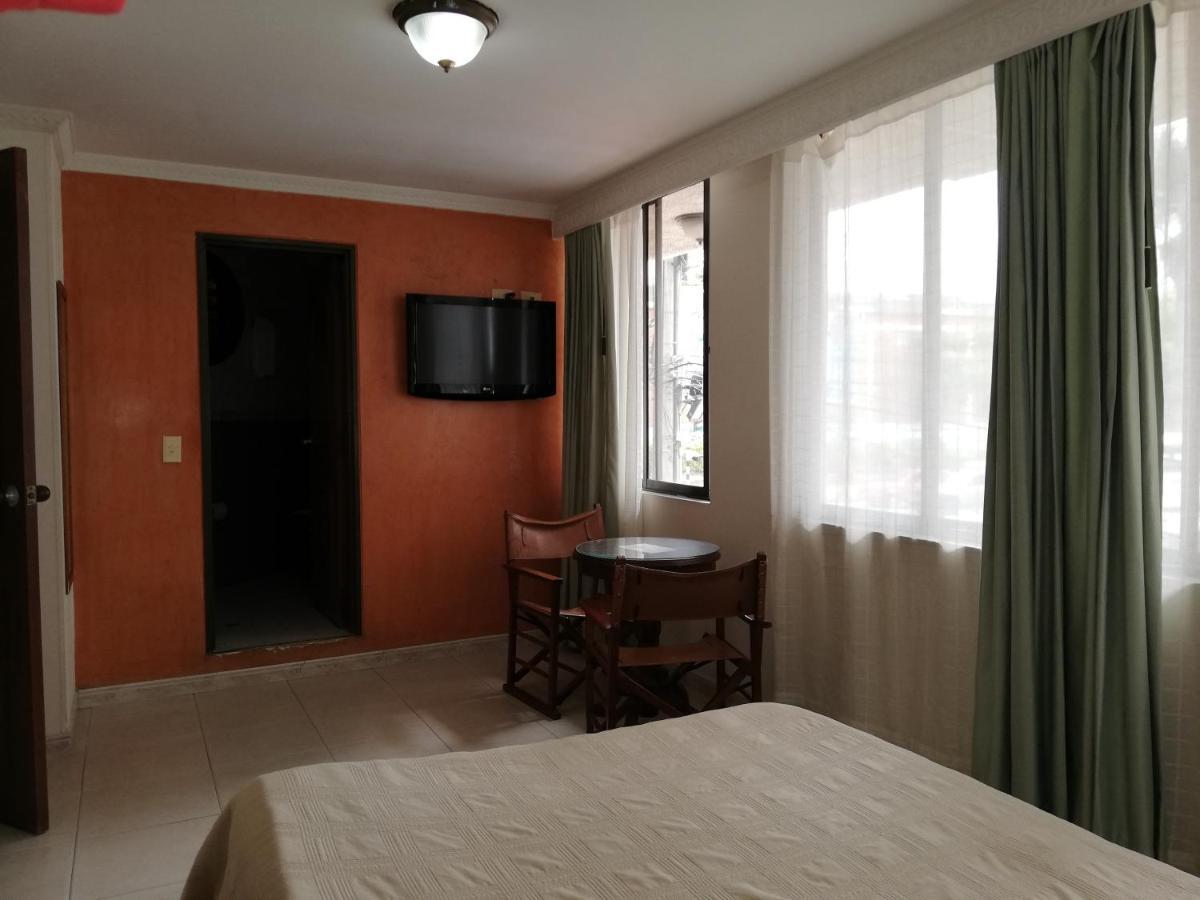 Hotel Costa Del Sol Фусагасуга Екстериор снимка