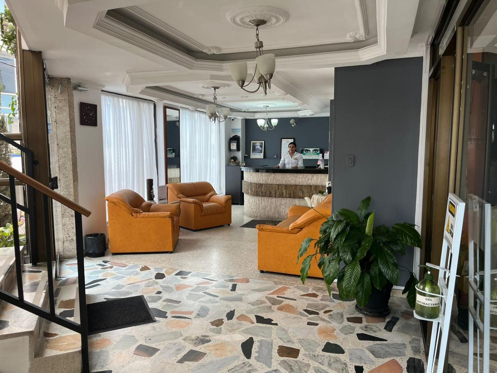 Hotel Costa Del Sol Фусагасуга Екстериор снимка