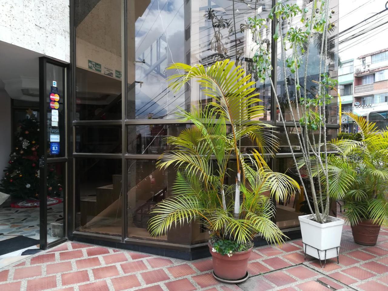 Hotel Costa Del Sol Фусагасуга Екстериор снимка