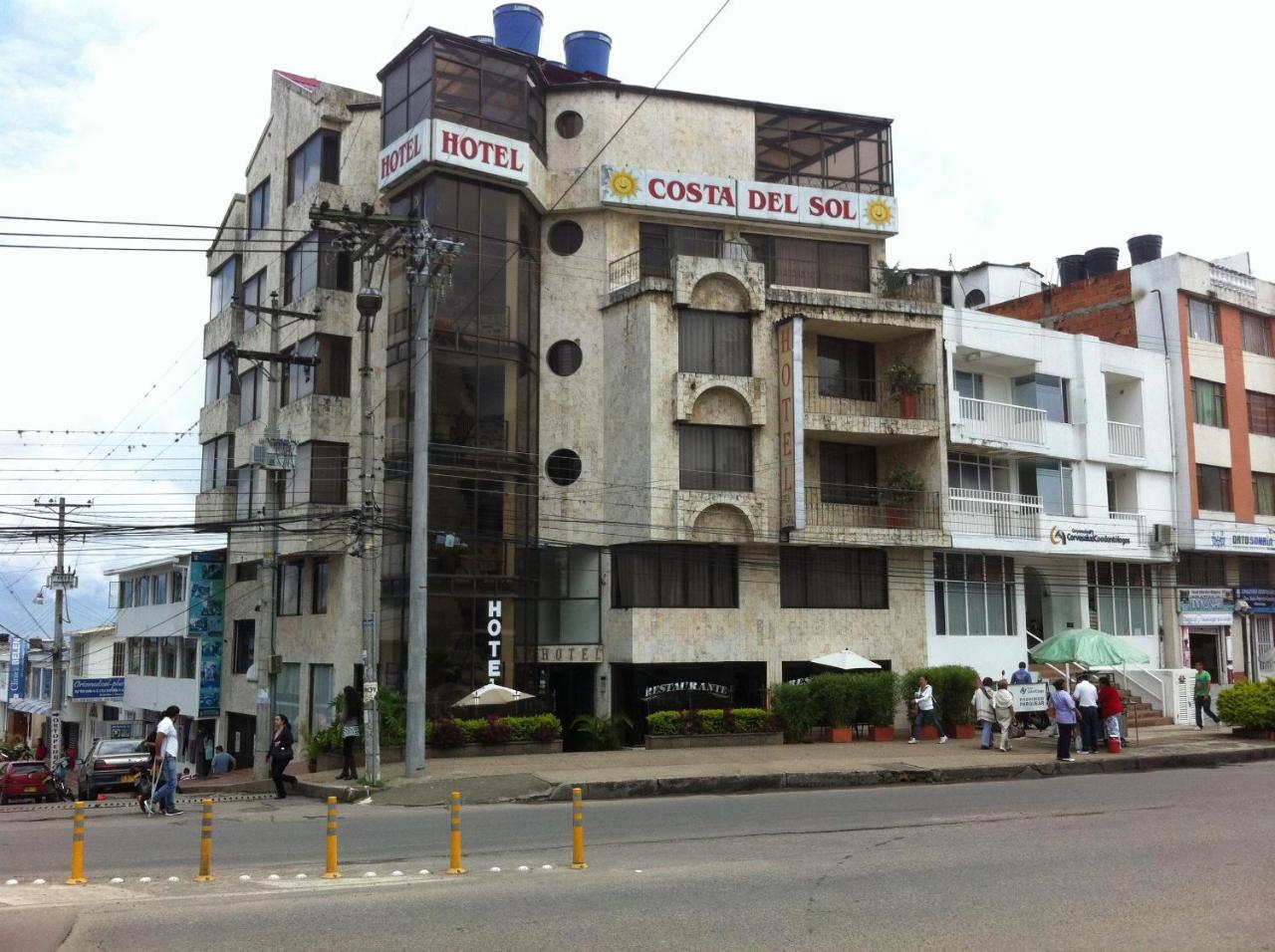 Hotel Costa Del Sol Фусагасуга Екстериор снимка
