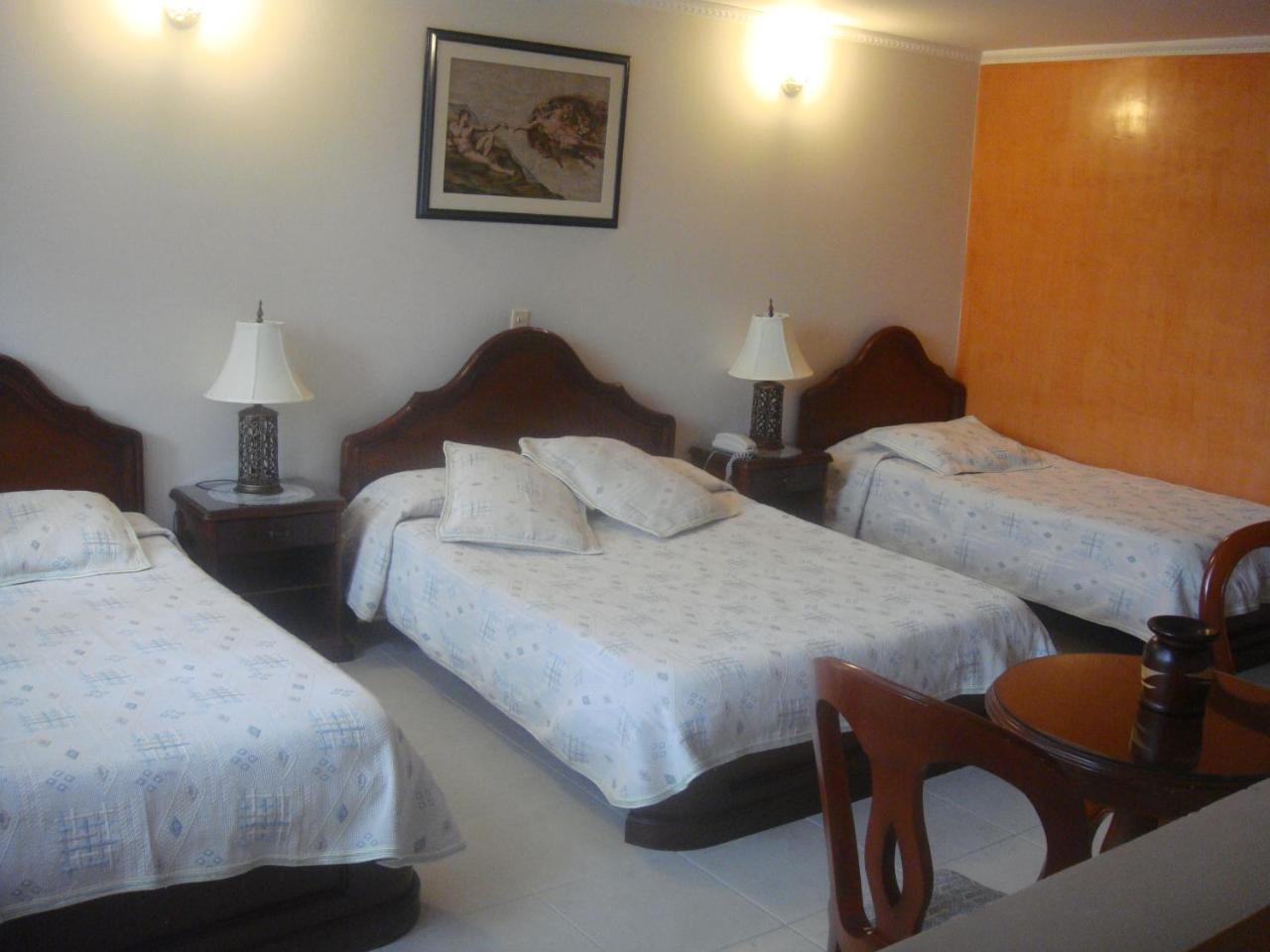 Hotel Costa Del Sol Фусагасуга Екстериор снимка