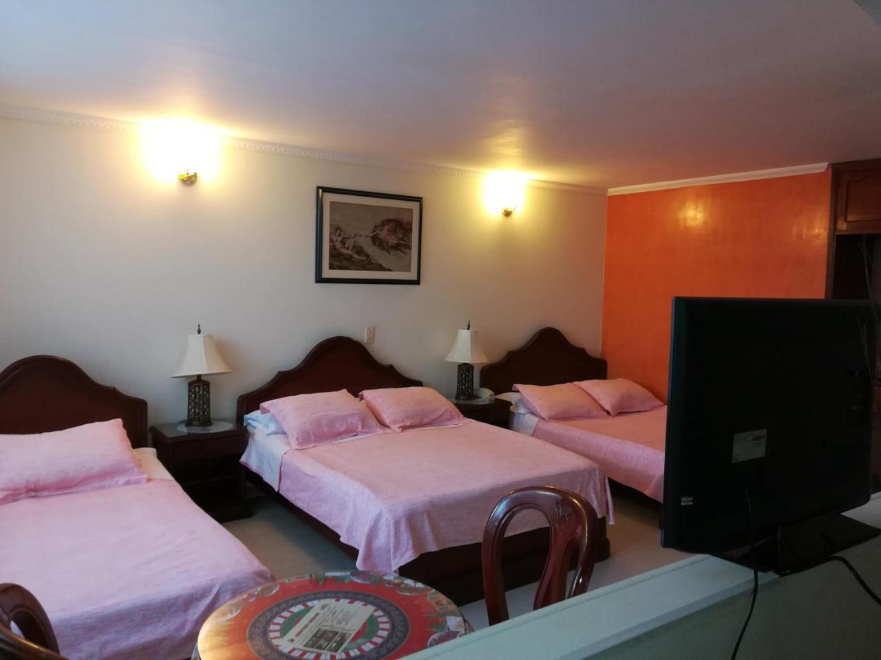 Hotel Costa Del Sol Фусагасуга Екстериор снимка