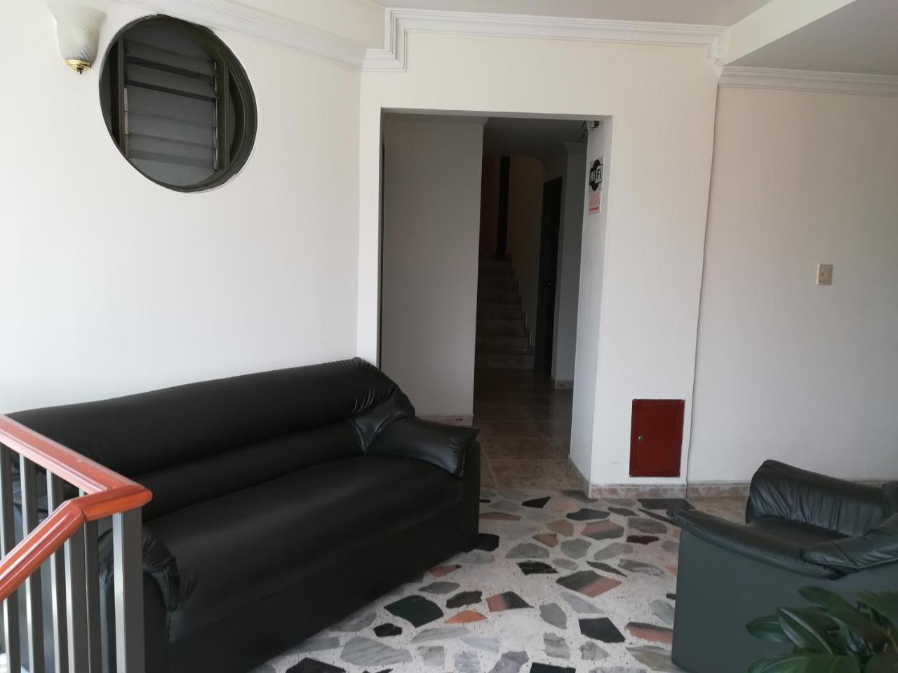 Hotel Costa Del Sol Фусагасуга Екстериор снимка