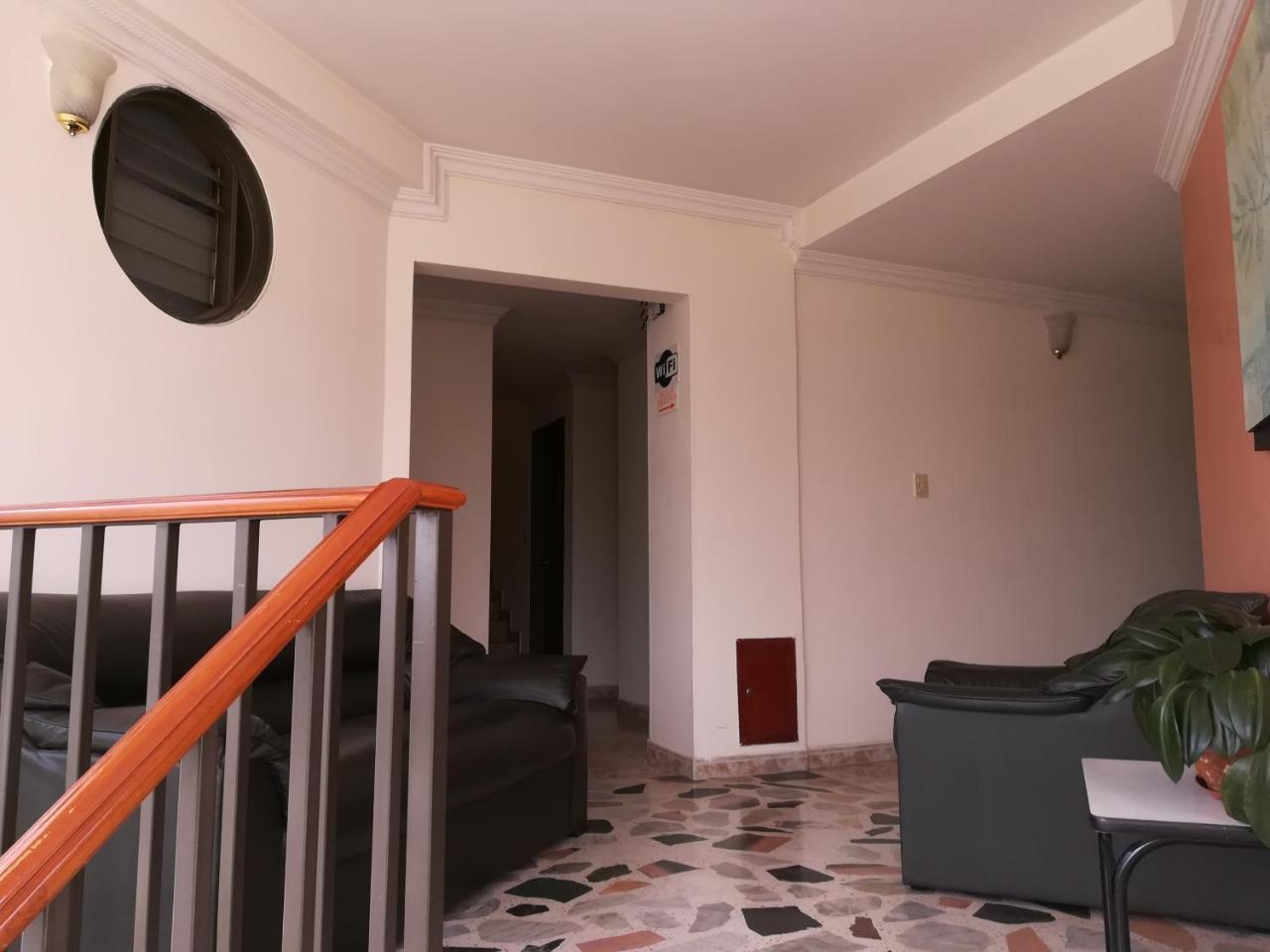 Hotel Costa Del Sol Фусагасуга Екстериор снимка