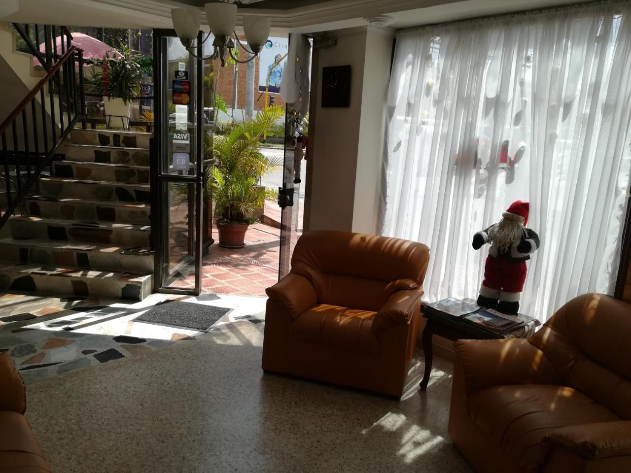 Hotel Costa Del Sol Фусагасуга Екстериор снимка