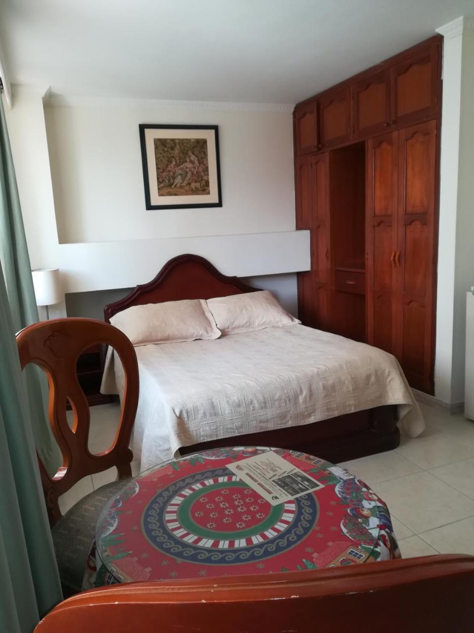 Hotel Costa Del Sol Фусагасуга Екстериор снимка