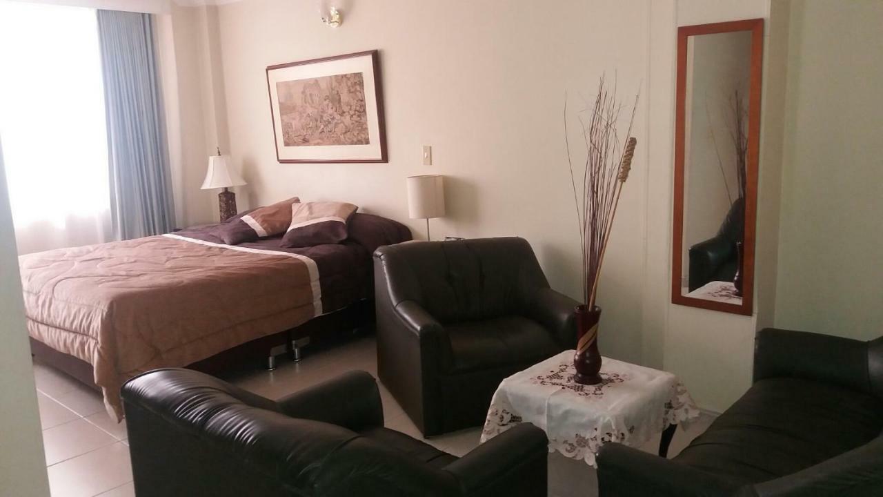 Hotel Costa Del Sol Фусагасуга Екстериор снимка