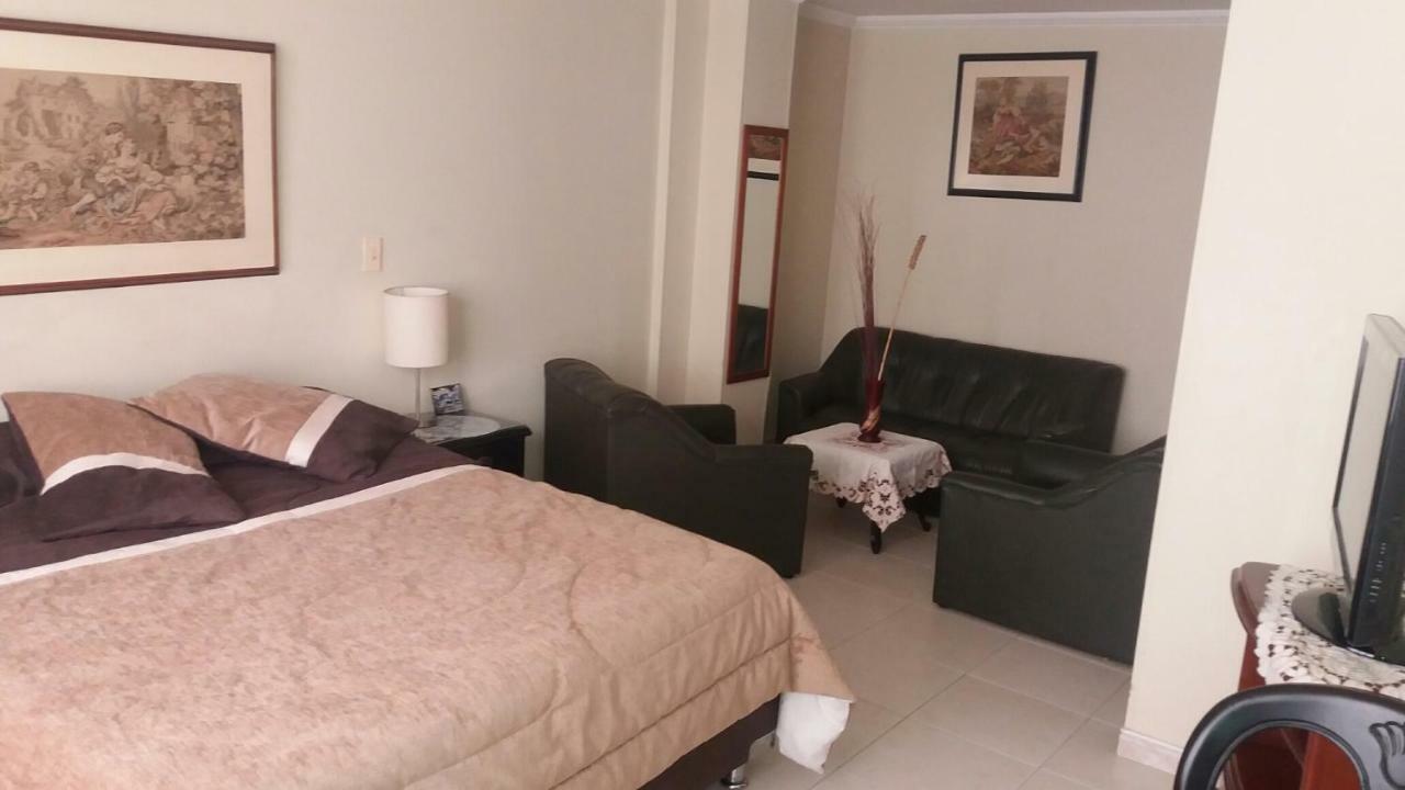 Hotel Costa Del Sol Фусагасуга Екстериор снимка